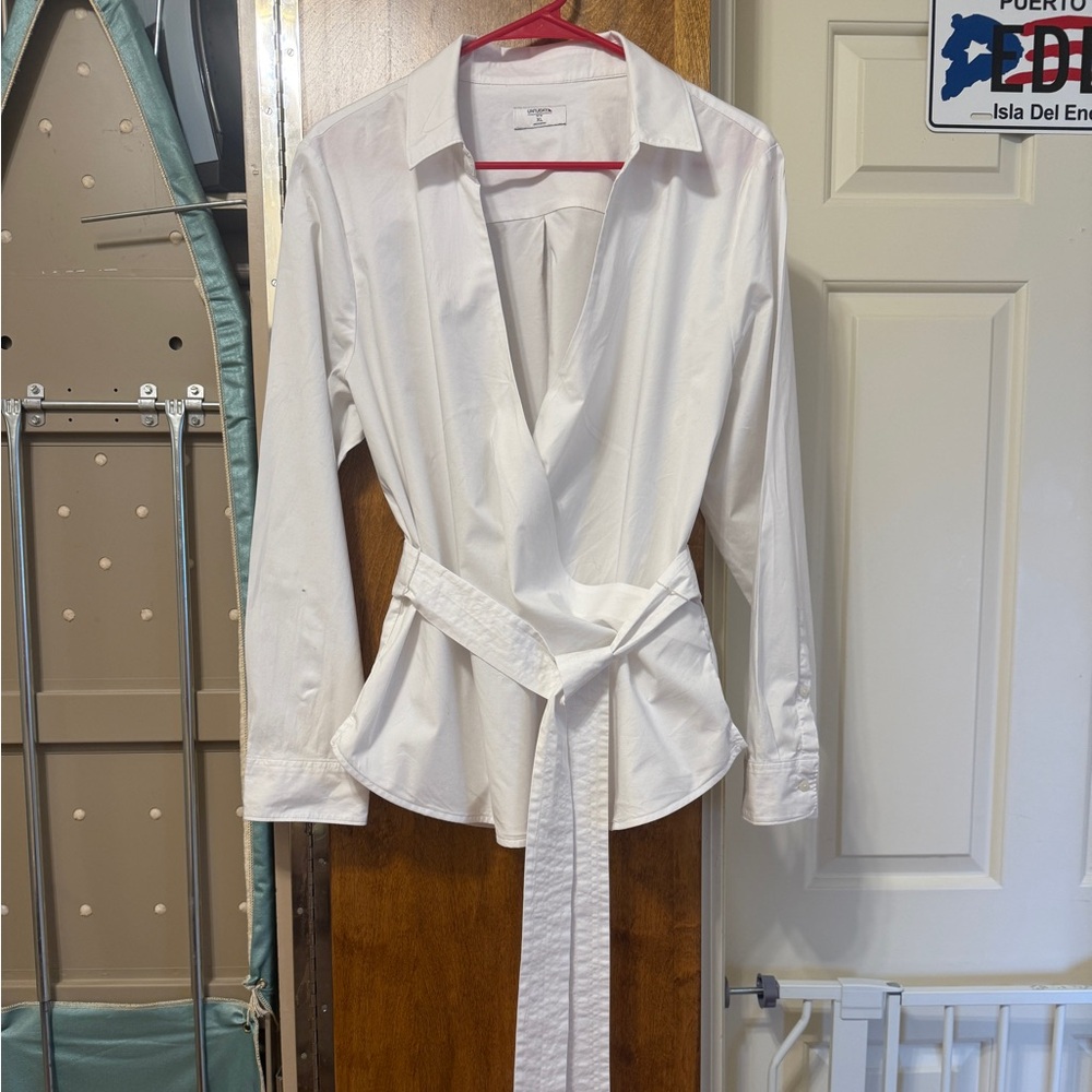 UNTUCKit Stretch Cotton Wrap Gwen blouse